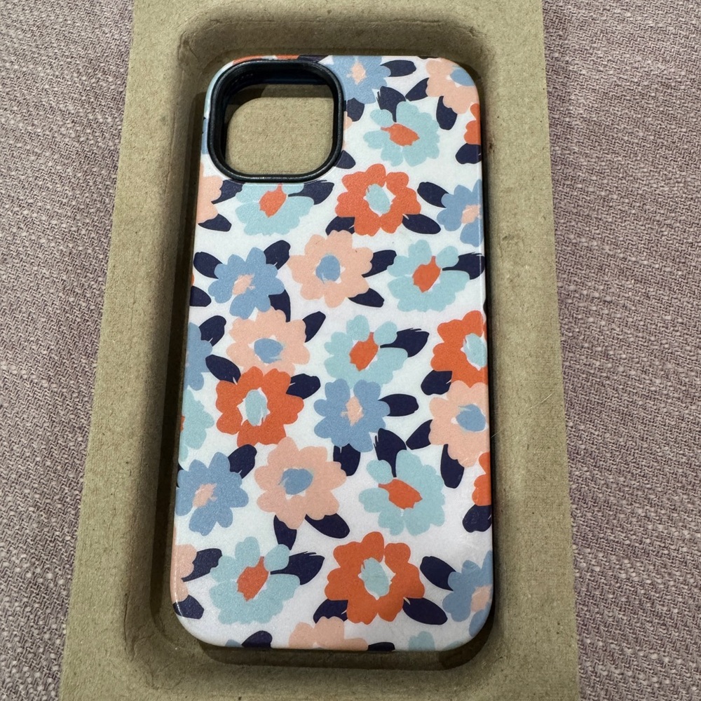 Like New Casely floral IPhone 12 case